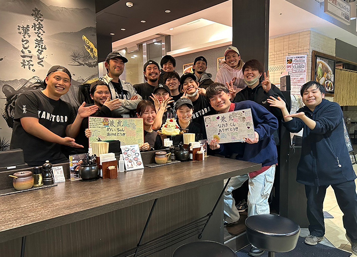 世界一、人を笑顔にできるつけ麺屋になる。